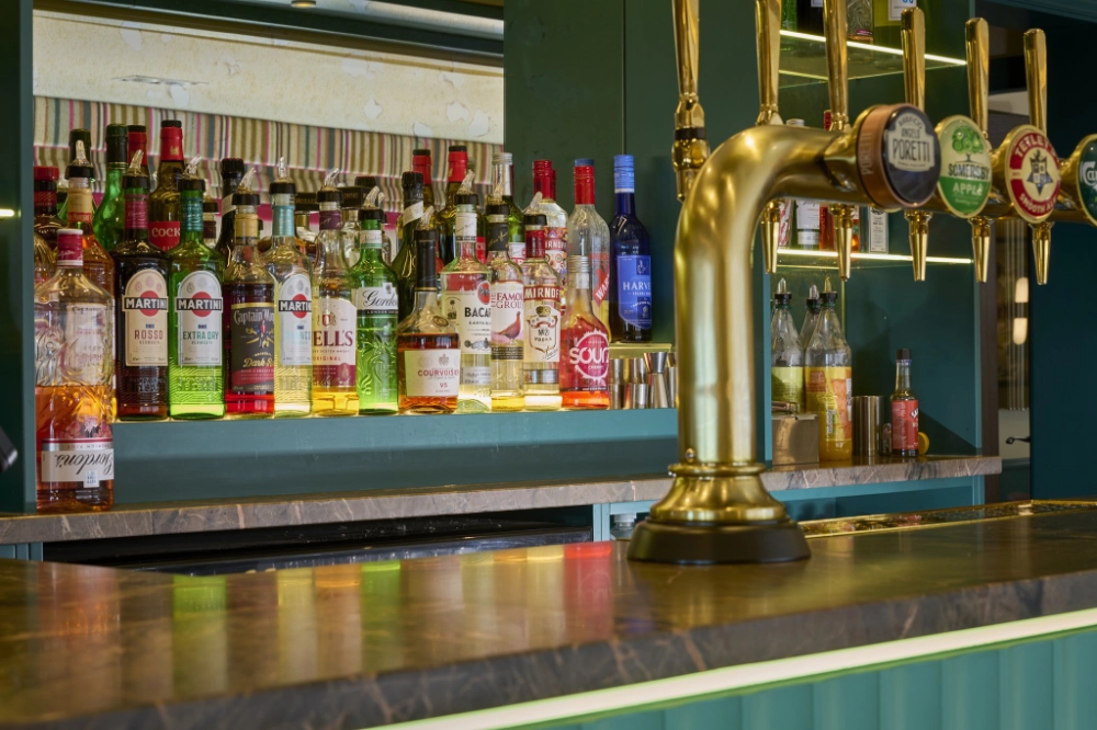 bar